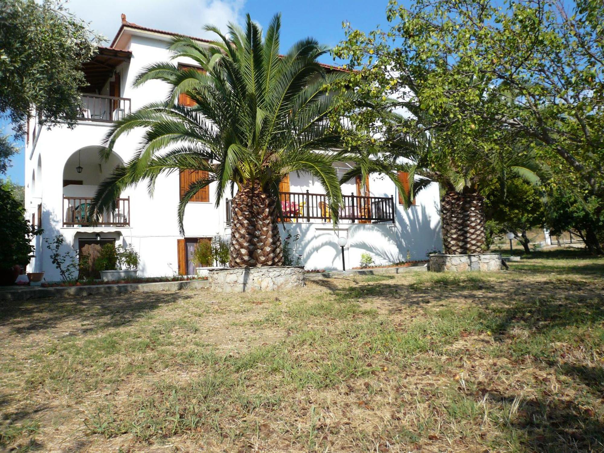 Liossis Rooms & Apartments Skopelos Town Exterior photo